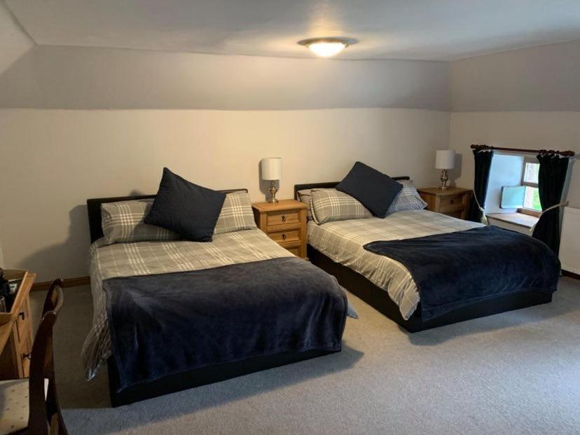 ลอดจ์ แอท ลอคไซด์ Bed & Breakfast Bridgend of Lintrathen ภายนอก รูปภาพ