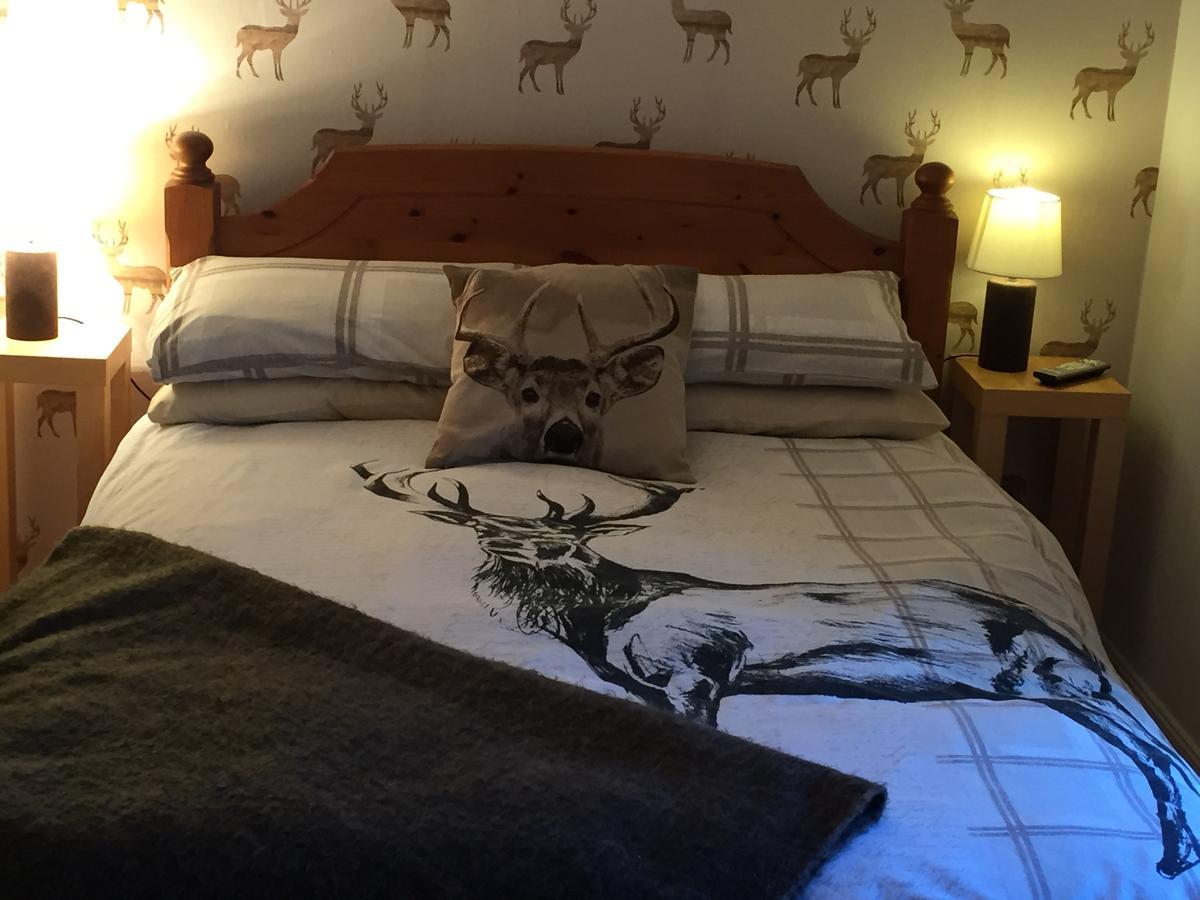 ลอดจ์ แอท ลอคไซด์ Bed & Breakfast Bridgend of Lintrathen ภายนอก รูปภาพ