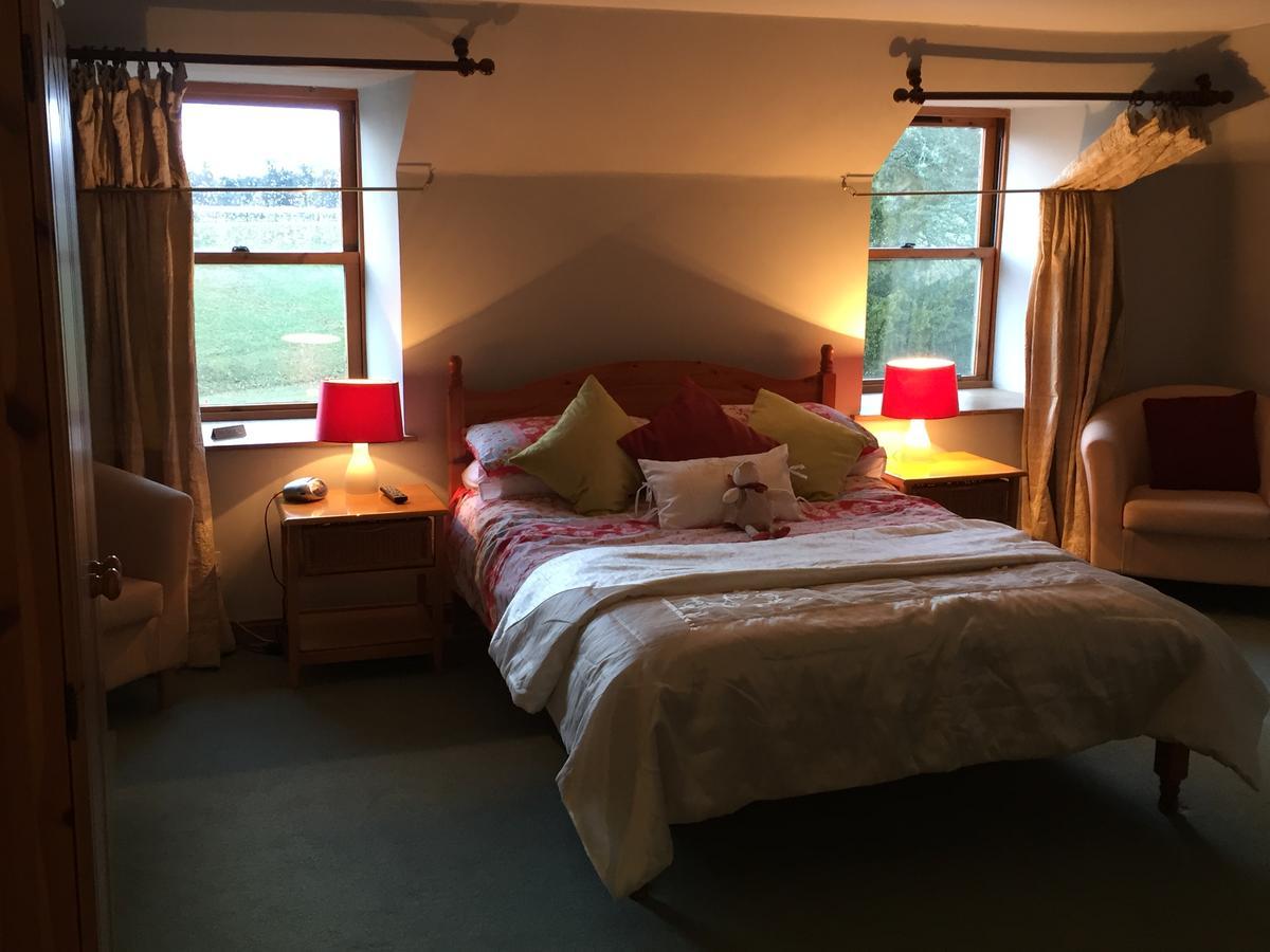 ลอดจ์ แอท ลอคไซด์ Bed & Breakfast Bridgend of Lintrathen ภายนอก รูปภาพ