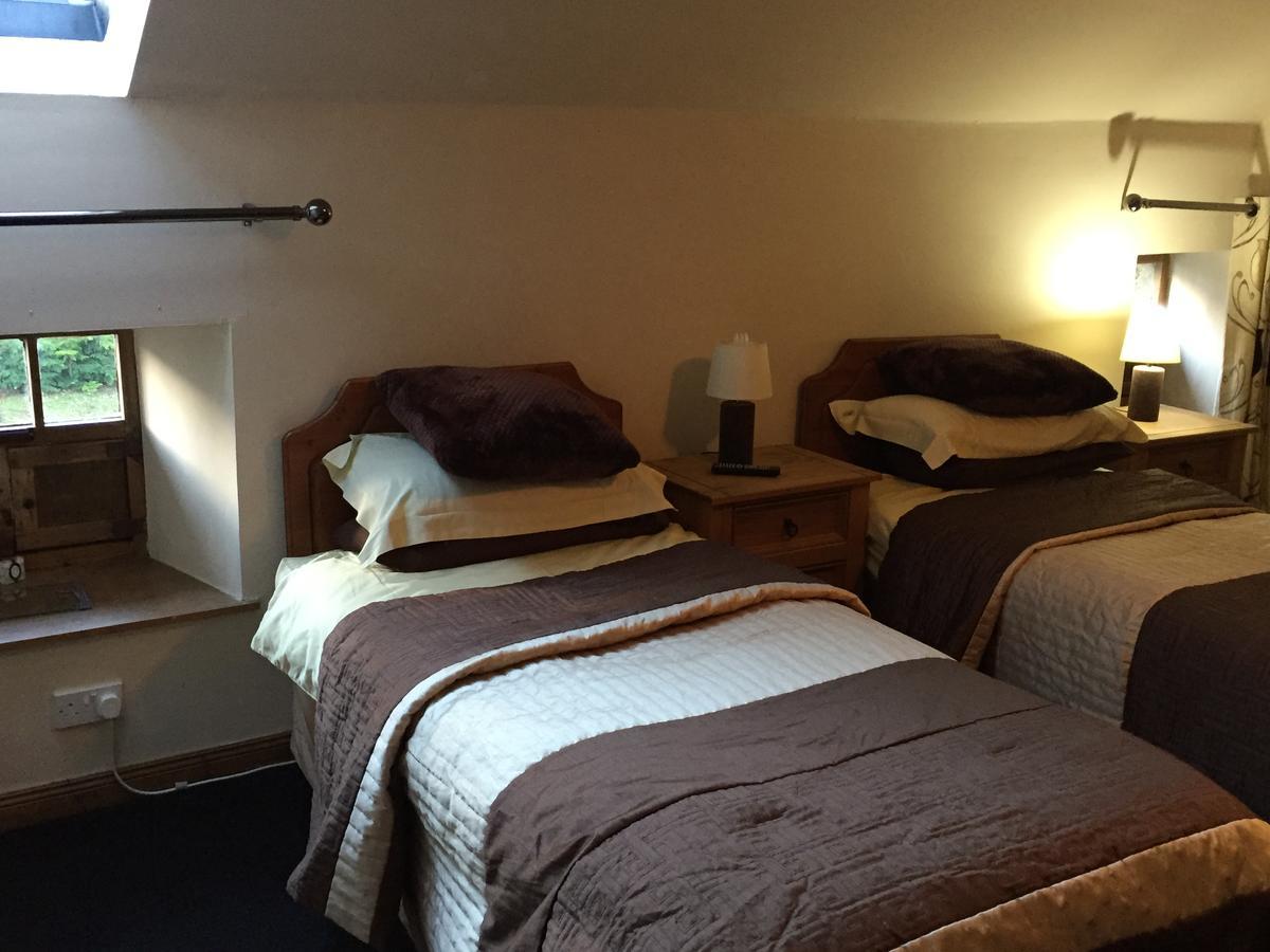 ลอดจ์ แอท ลอคไซด์ Bed & Breakfast Bridgend of Lintrathen ภายนอก รูปภาพ