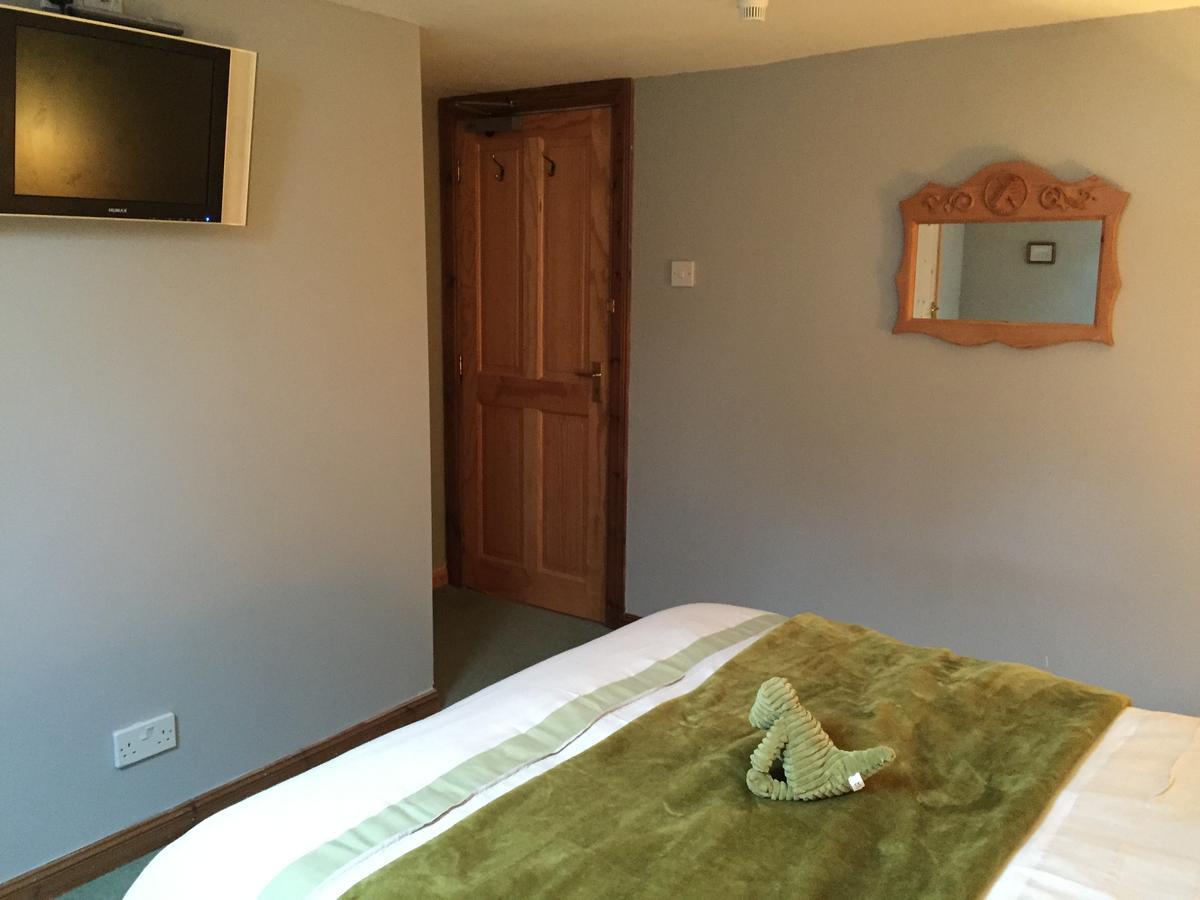 ลอดจ์ แอท ลอคไซด์ Bed & Breakfast Bridgend of Lintrathen ภายนอก รูปภาพ
