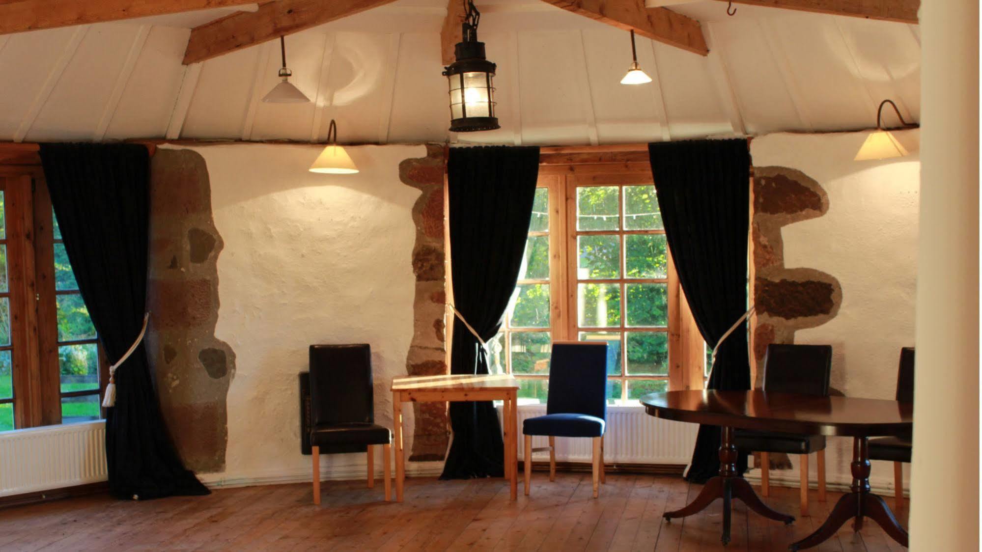 ลอดจ์ แอท ลอคไซด์ Bed & Breakfast Bridgend of Lintrathen ภายนอก รูปภาพ